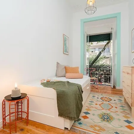 Explore Vibrant Near Arroios Lejlighed Lisboa